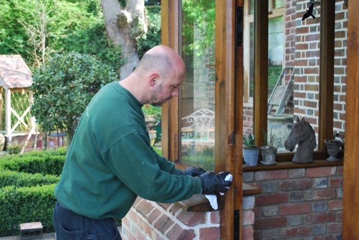 Re-polishing oak exterior woodwork