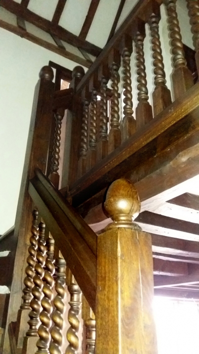 Solid oak Staircase with Heavy Sectioned Hand Rail, Barley Twist Turning and Acorn Finials