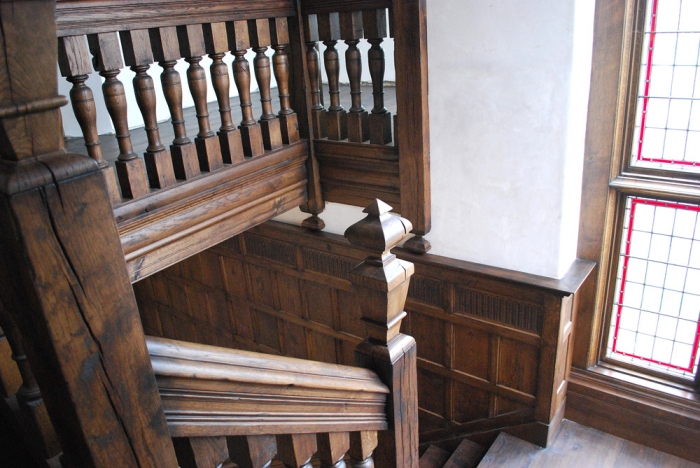 Heavy Sectioned Solid Character Oak Staircase with Very Large Handrail and Balustrades and Large Solid Oak Finials