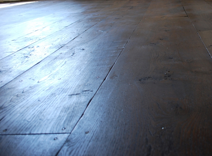 Random Width Character Oak Flooring fully Distressed