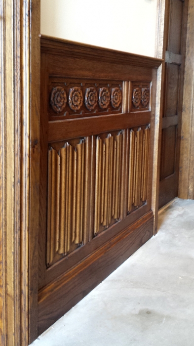 Oak Linenfold Panelling with applied Tudor Rose