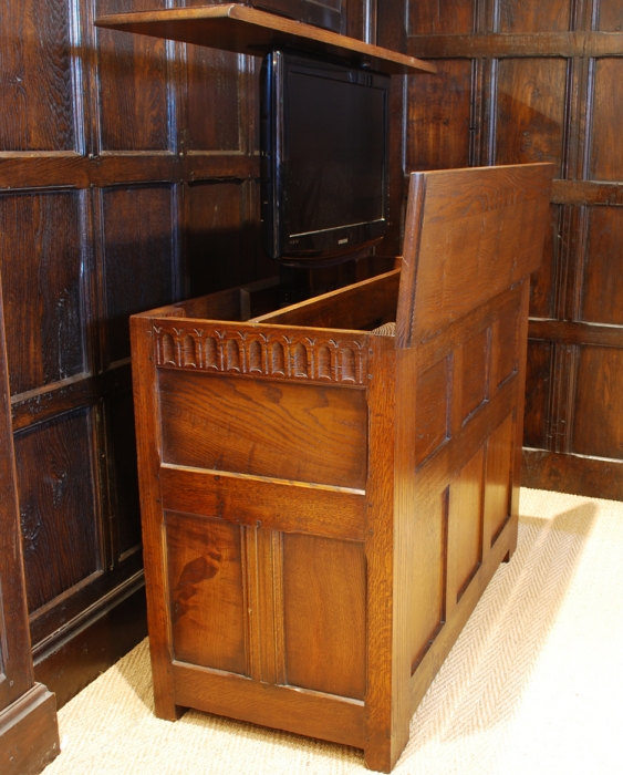 Oak Joined Linen Chest with TV Lift