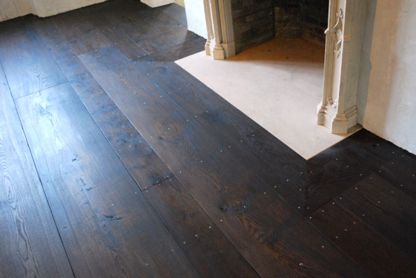 Random Width Character Oak Flooring held down with Fine Shank Rosehead Nails